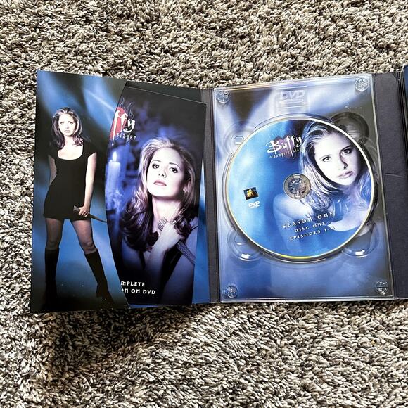 BUFFY THE VAMPIRE SLAYER Season 1 DVD Set 3 Discs Classic TV Show Collection - Picture 5 of 6